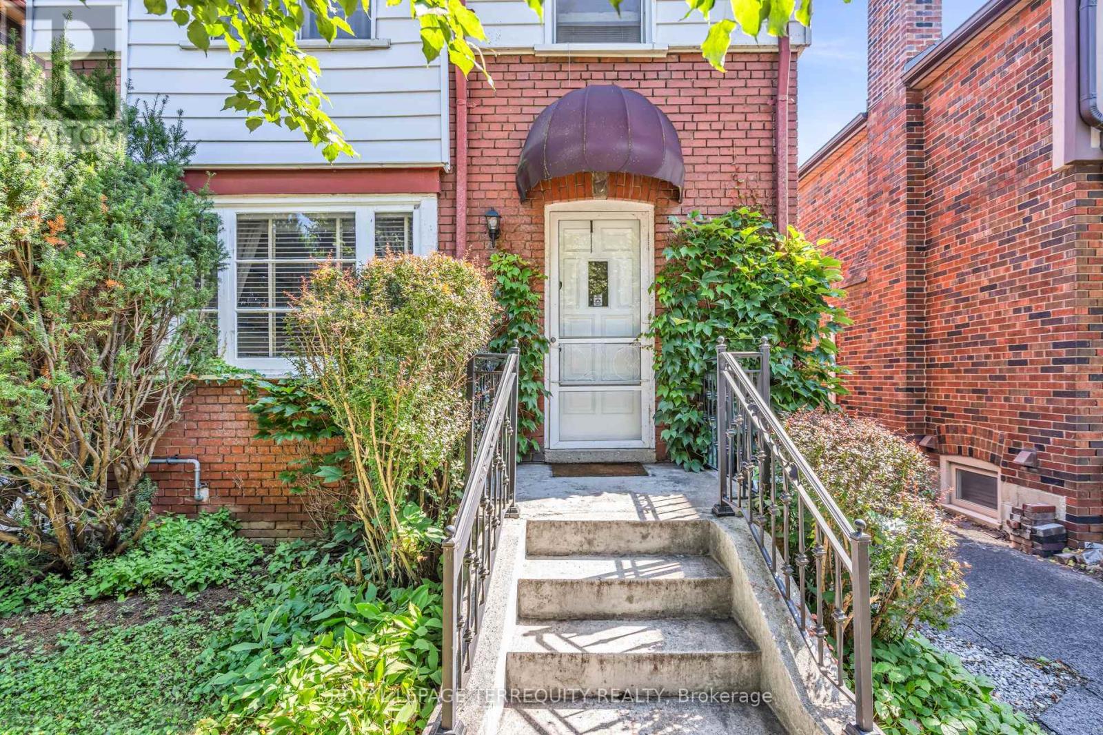 391 Sutherland Drive, Toronto, Ontario  M4G 1K1 - Photo 2 - C13728200