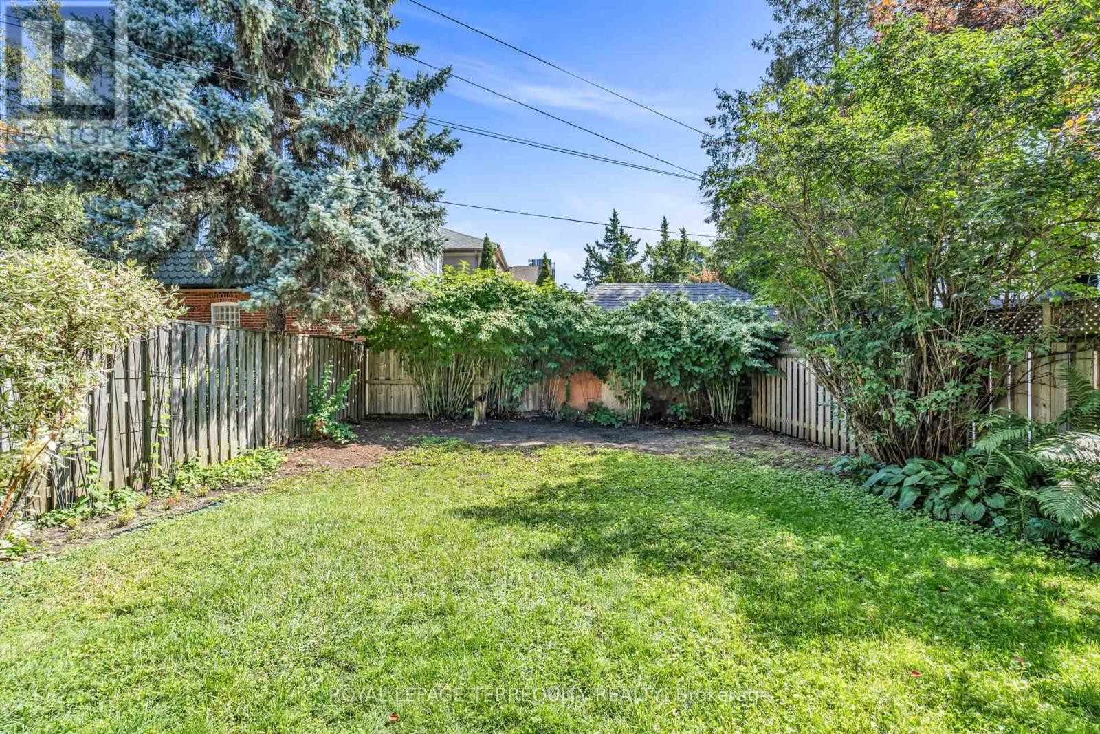 391 Sutherland Drive, Toronto, Ontario  M4G 1K1 - Photo 3 - C13728200
