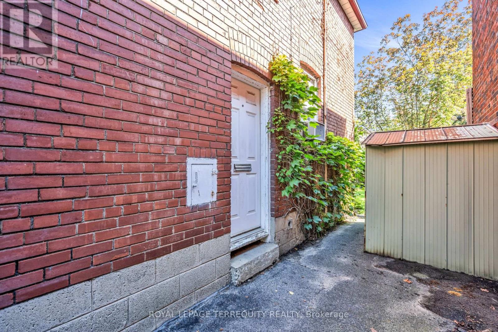 391 Sutherland Drive, Toronto, Ontario  M4G 1K1 - Photo 6 - C13728200