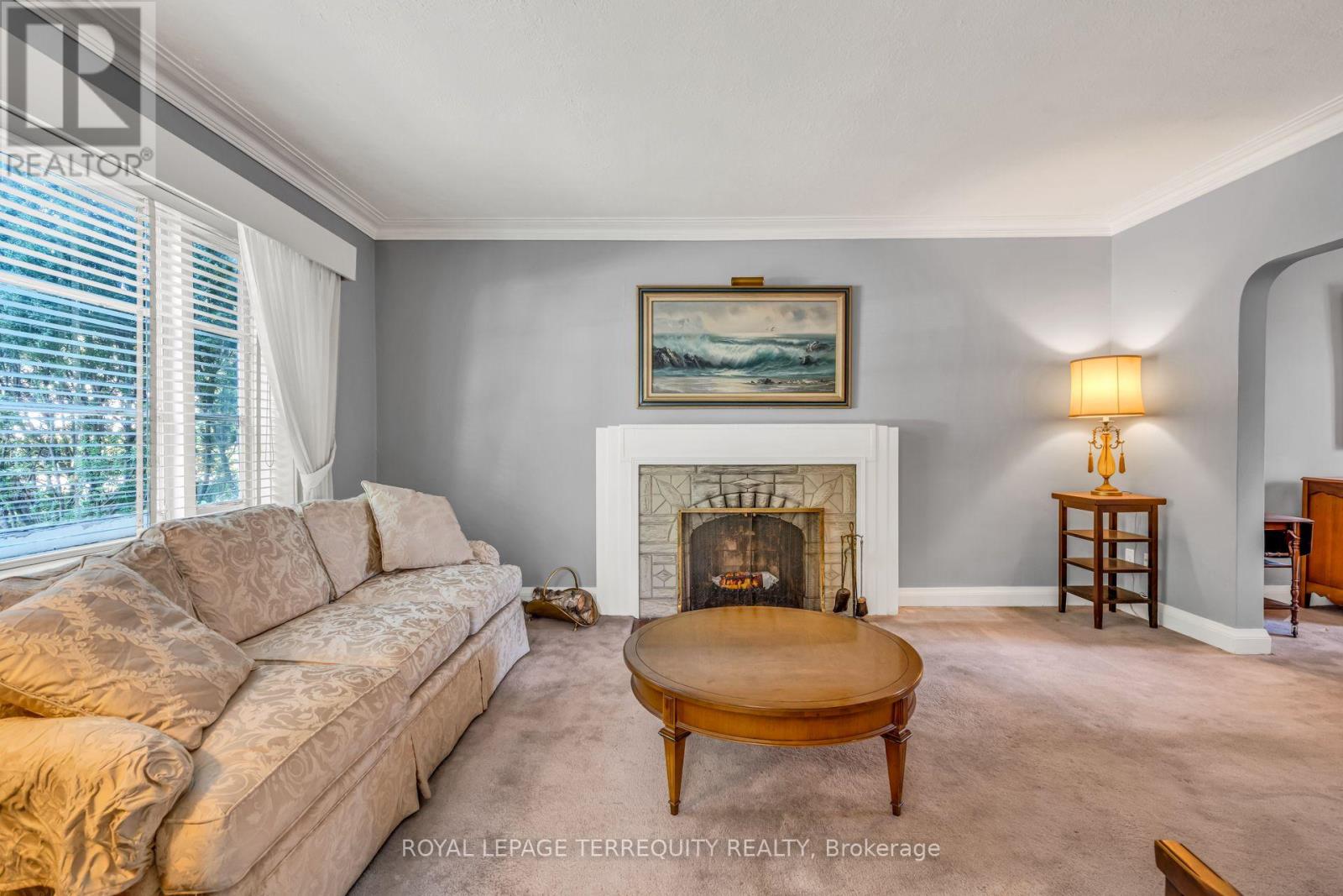 391 Sutherland Drive, Toronto, Ontario  M4G 1K1 - Photo 8 - C13728200