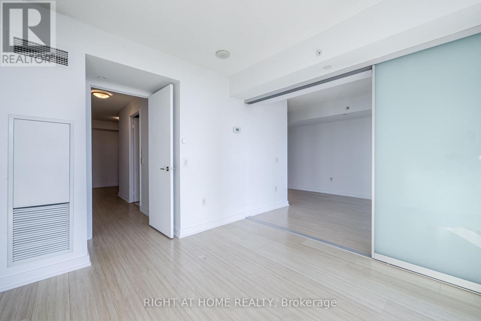 902 - 85 Queens Wharf Road, Toronto, Ontario  M5V 0J9 - Photo 12 - C13728248