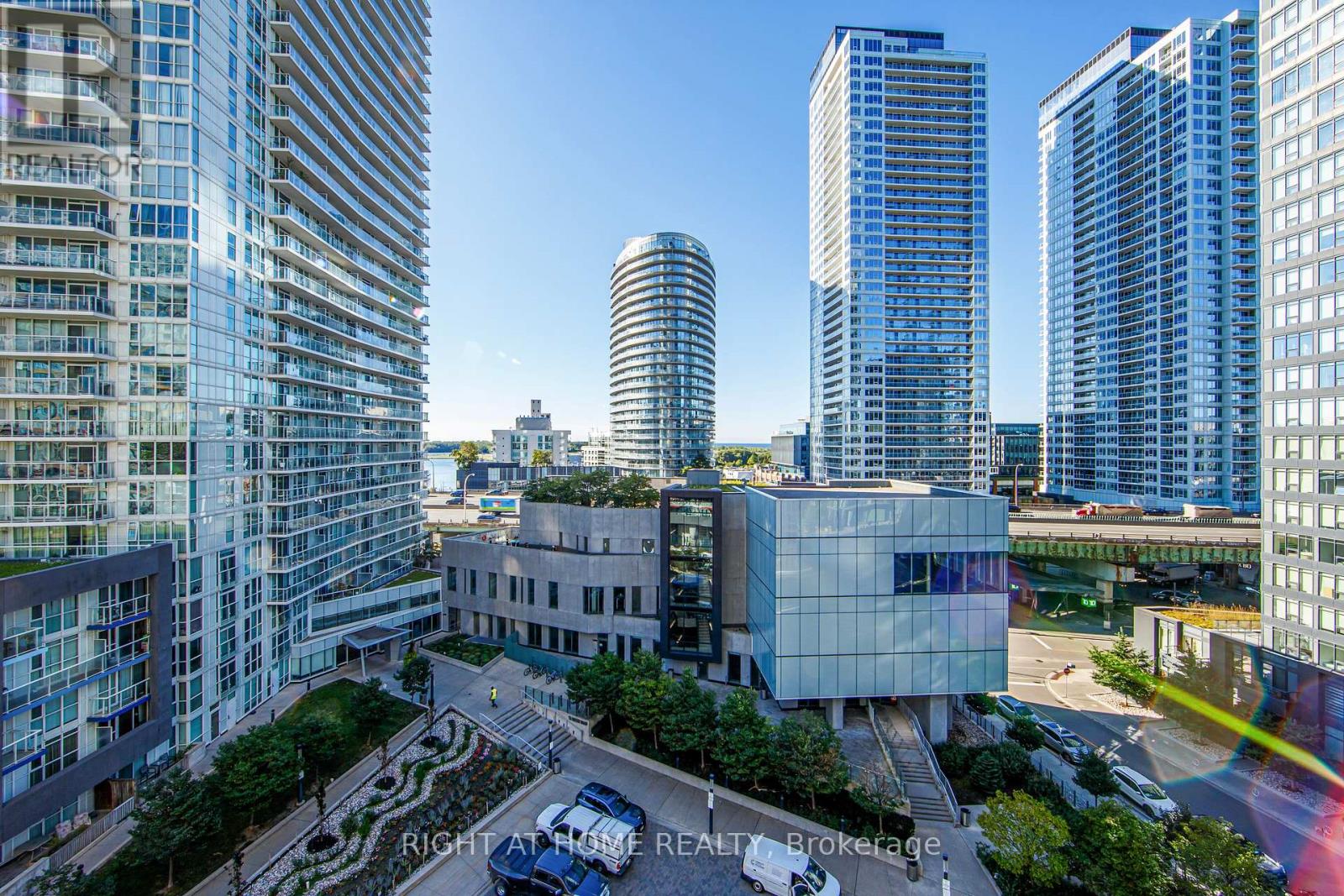 902 - 85 Queens Wharf Road, Toronto, Ontario  M5V 0J9 - Photo 19 - C13728248