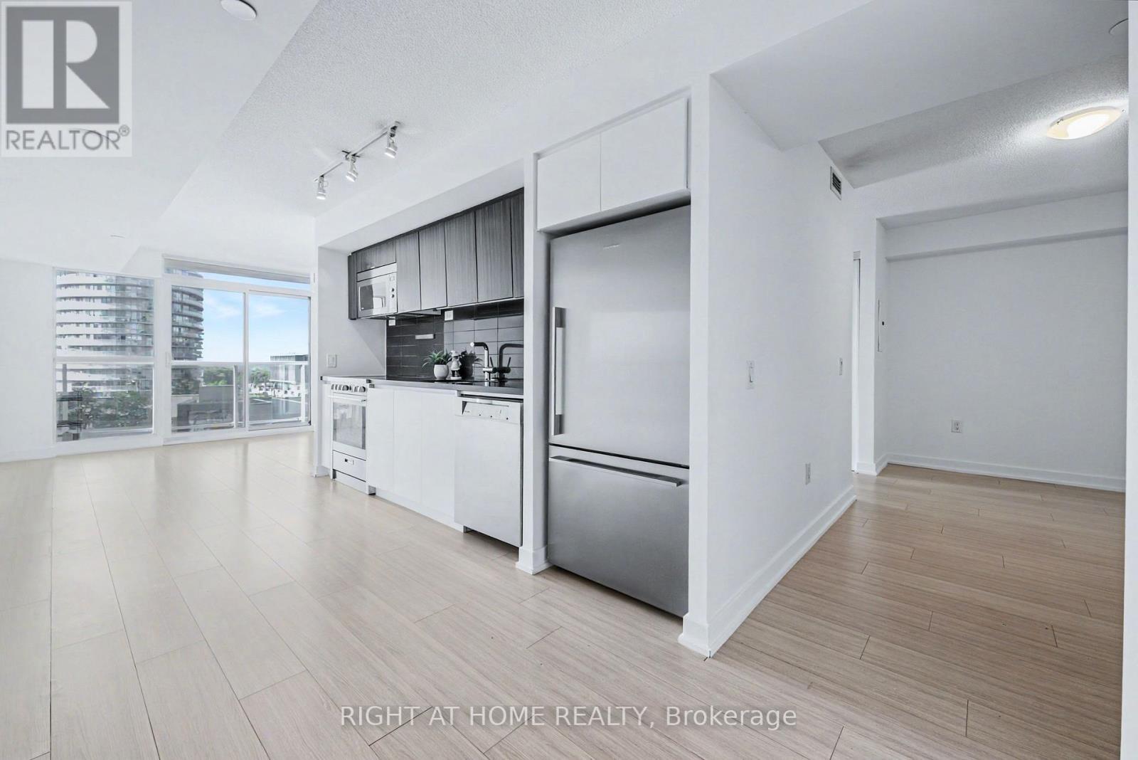902 - 85 Queens Wharf Road, Toronto, Ontario  M5V 0J9 - Photo 3 - C13728248