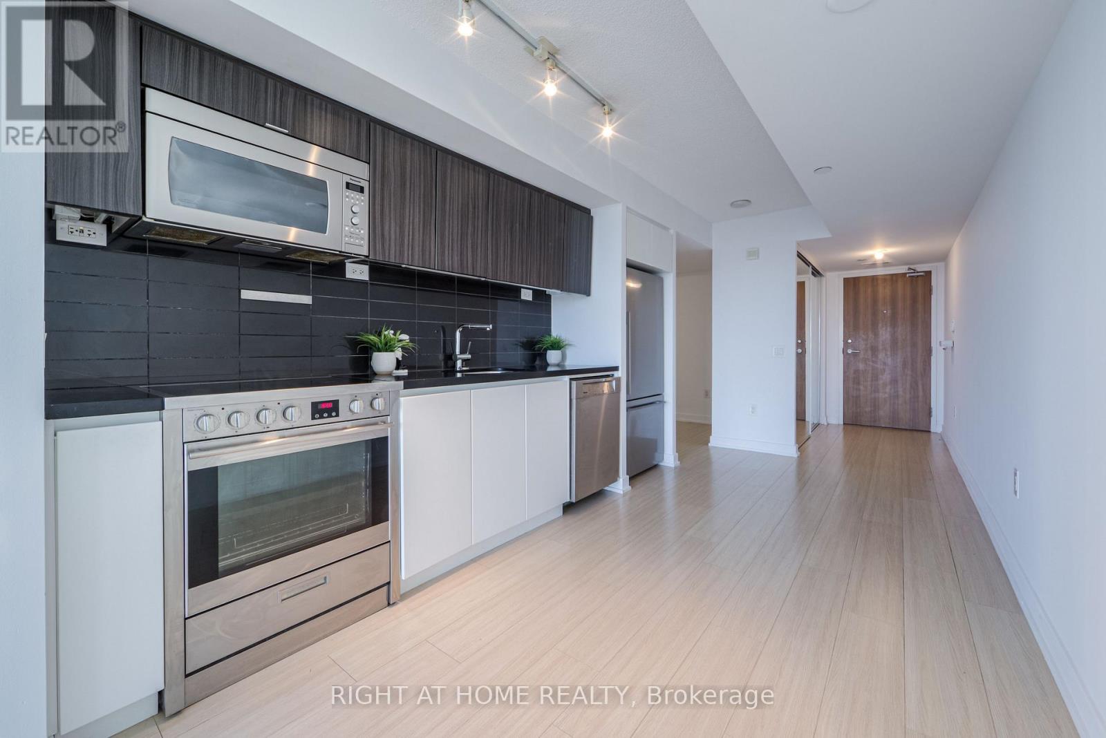 902 - 85 Queens Wharf Road, Toronto, Ontario  M5V 0J9 - Photo 6 - C13728248