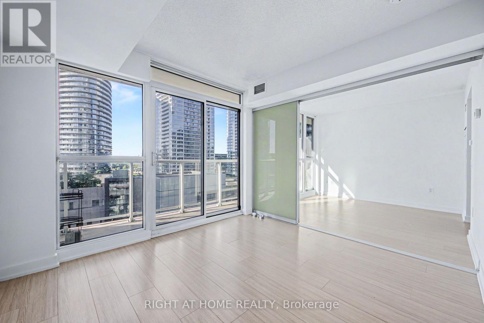 902 - 85 Queens Wharf Road, Toronto, Ontario  M5V 0J9 - Photo 7 - C13728248