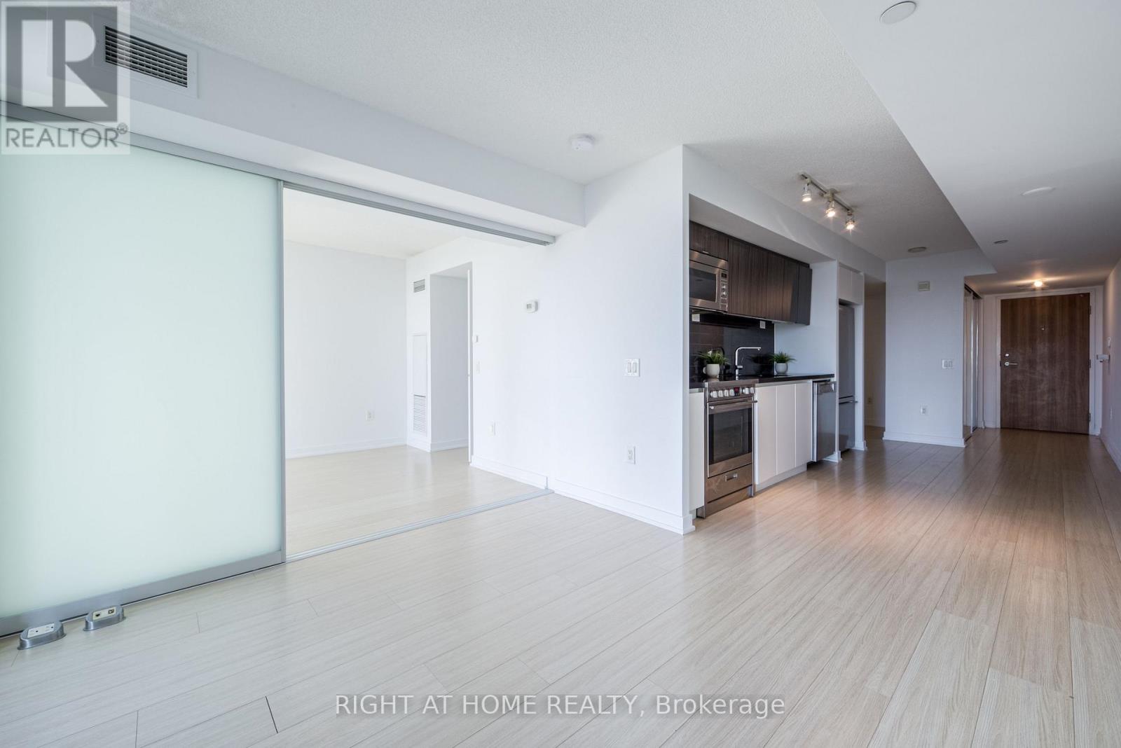902 - 85 Queens Wharf Road, Toronto, Ontario  M5V 0J9 - Photo 8 - C13728248