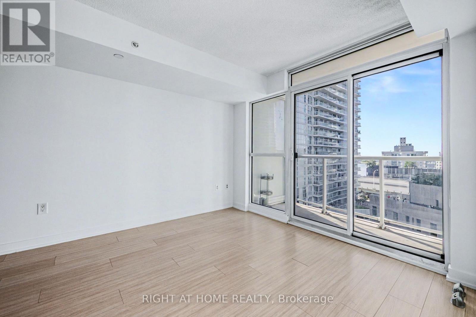 902 - 85 Queens Wharf Road, Toronto, Ontario  M5V 0J9 - Photo 9 - C13728248