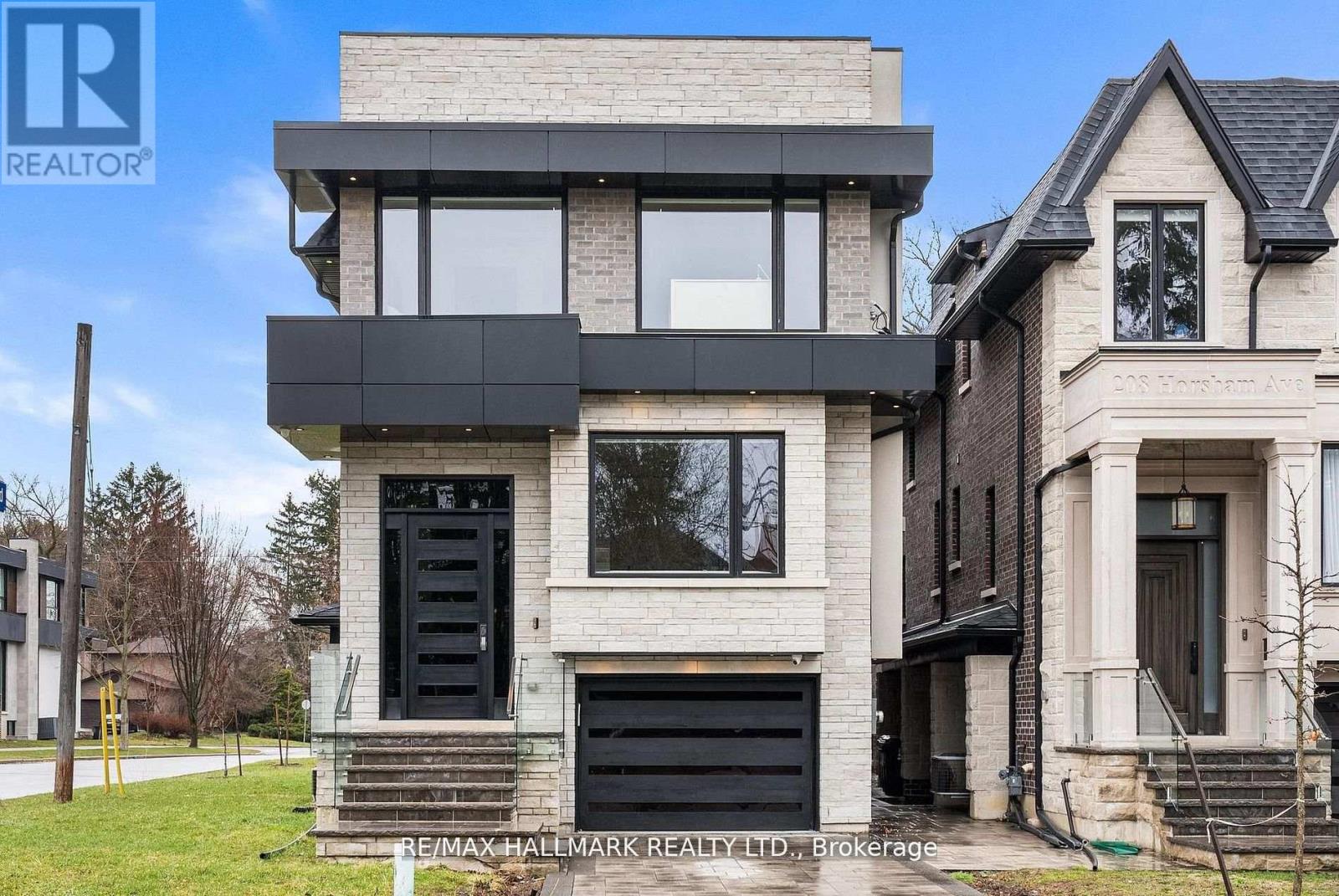 210 HORSHAM AVENUE, Toronto, Ontario