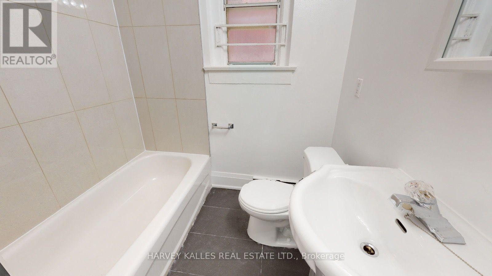 2 - 1065 Bathurst Street, Toronto, Ontario M5R 3G8 - Photo 12 - C13728296
