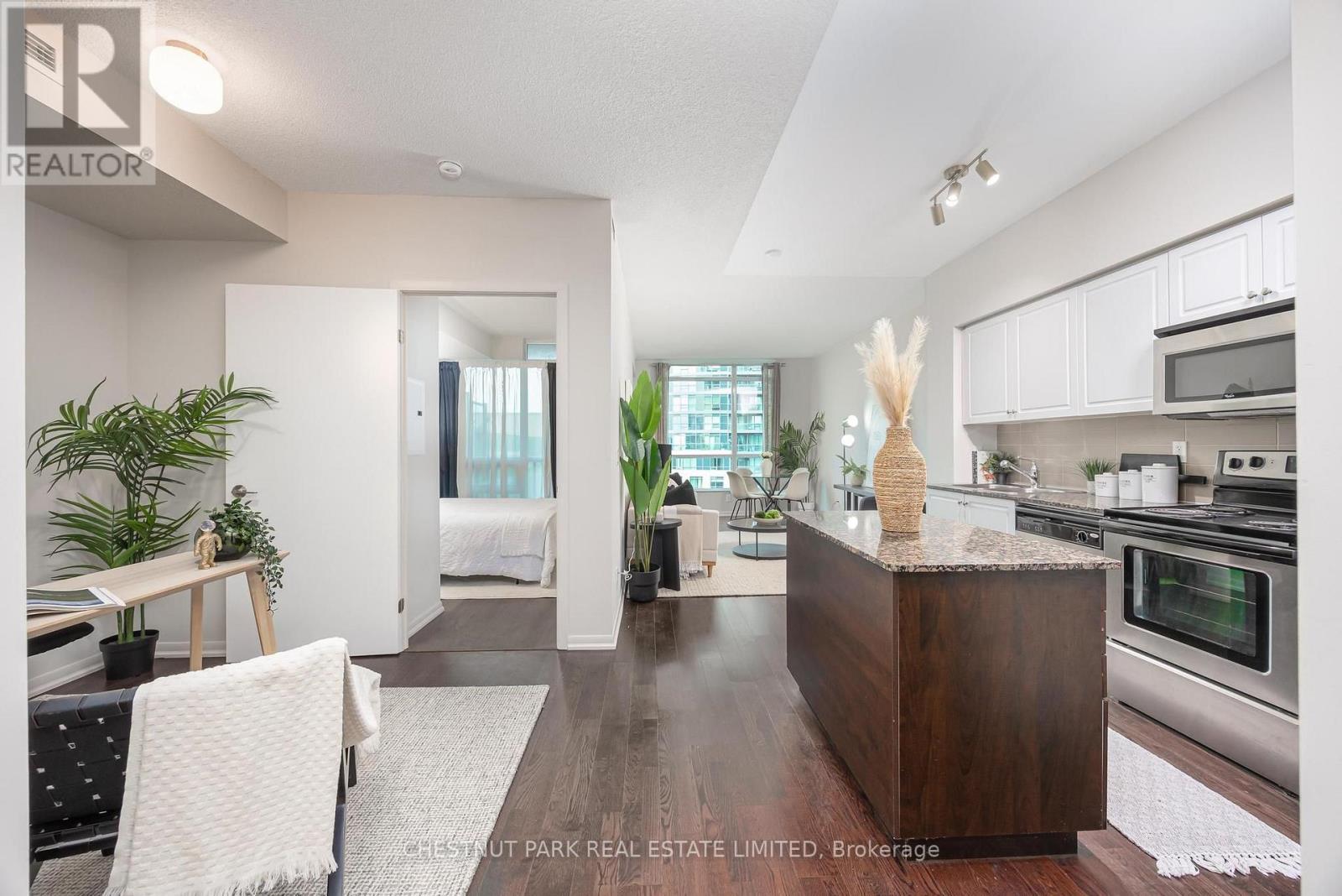 808 - 215 Fort York Boulevard, Toronto, Ontario M5V 4A2 - Photo 1 - C13728316