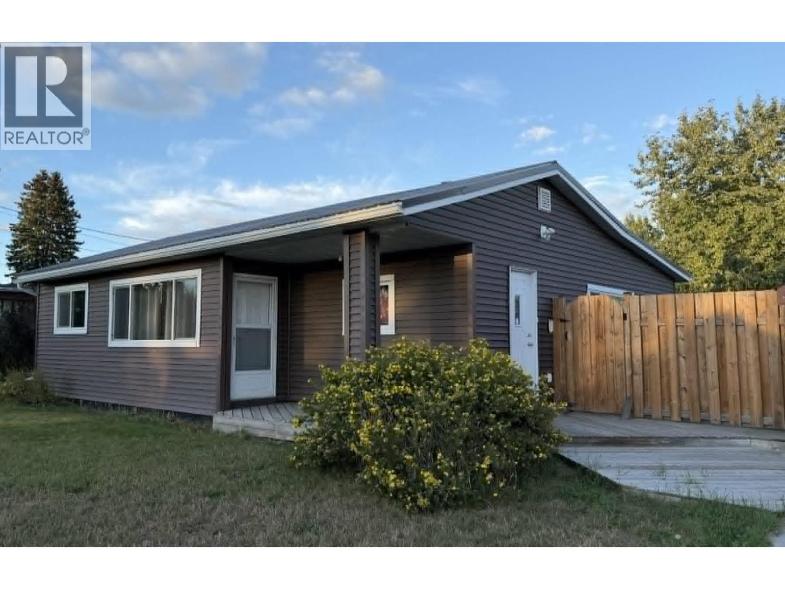 110 W 2nd Avenue, Fort St. James, British Columbia  V0J 1P0 - Photo 1 - R3159798