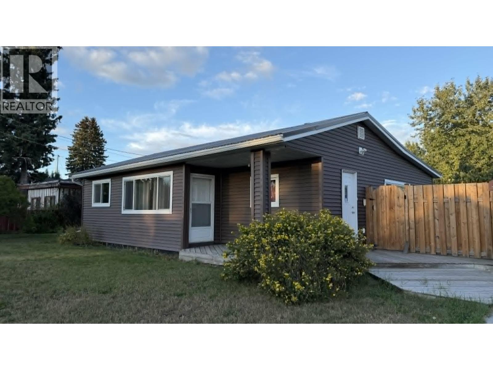 110 W 2nd Avenue, Fort St. James, British Columbia  V0J 1P0 - Photo 17 - R3159798