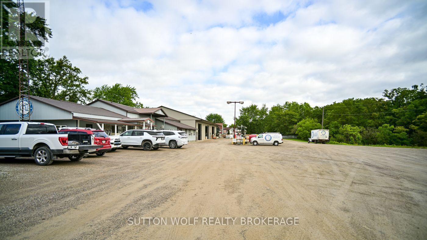 2234 Egremont Drive, Adelaide Metcalfe, Ontario  N7G 3H6 - Photo 11 - X13728212