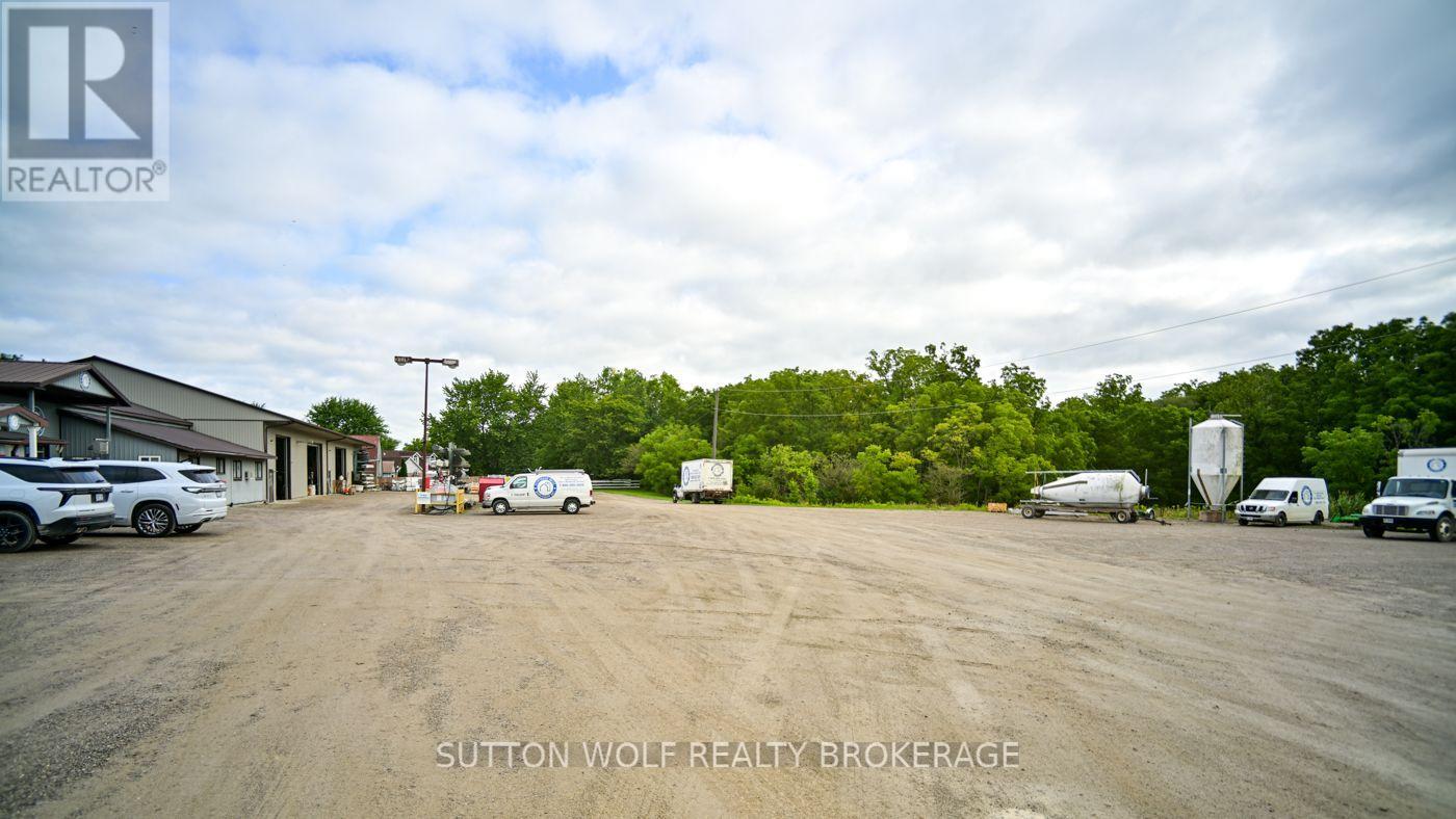2234 Egremont Drive, Adelaide Metcalfe, Ontario  N7G 3H6 - Photo 12 - X13728212