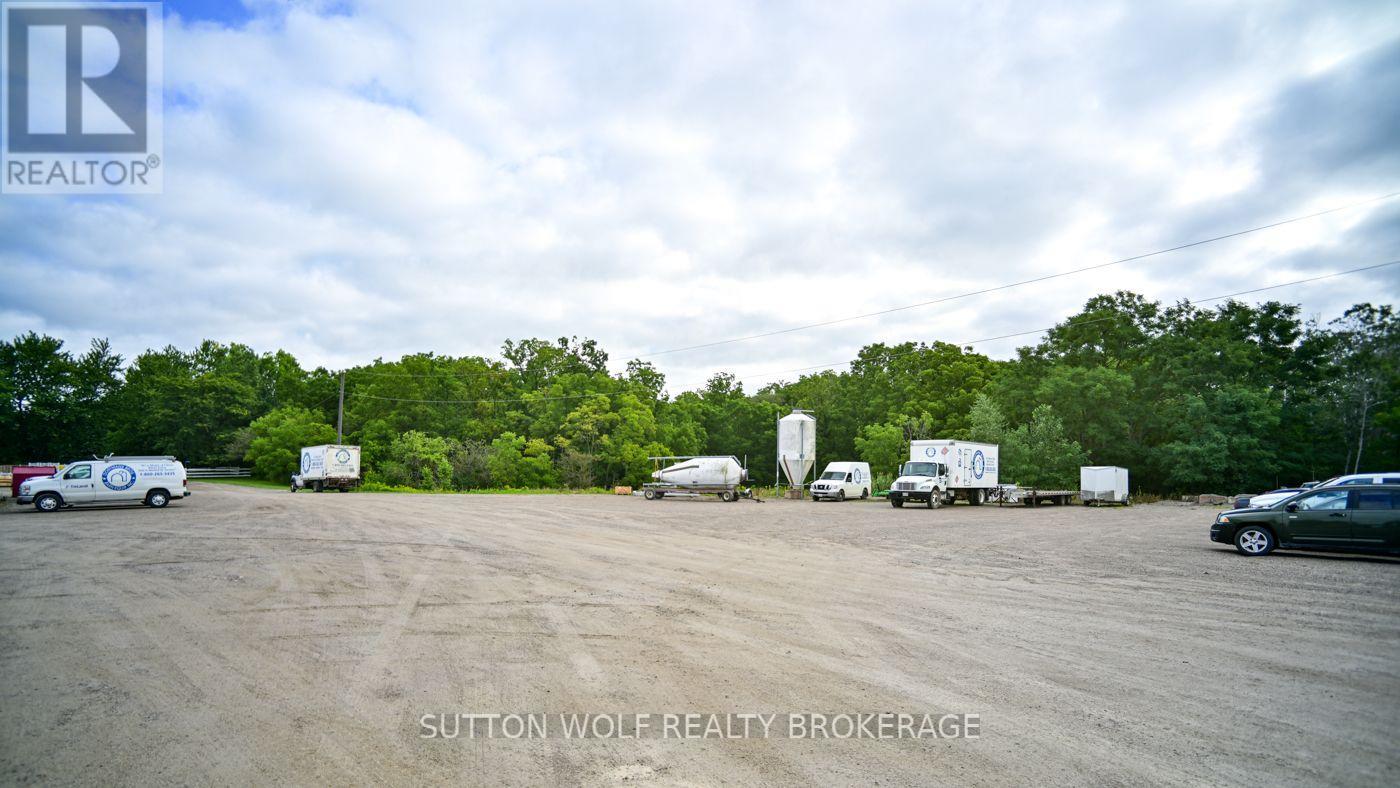 2234 Egremont Drive, Adelaide Metcalfe, Ontario  N7G 3H6 - Photo 13 - X13728212
