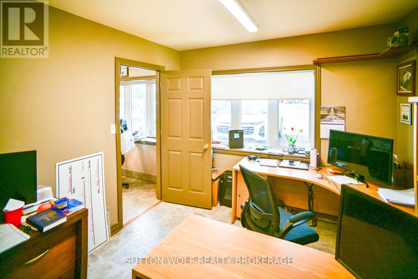 2234 Egremont Drive, Adelaide Metcalfe, Ontario  N7G 3H6 - Photo 18 - X13728212