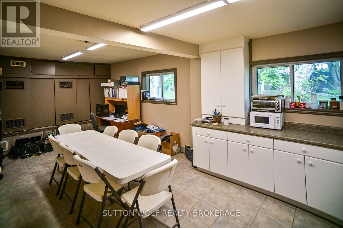 2234 Egremont Drive, Adelaide Metcalfe, Ontario  N7G 3H6 - Photo 21 - X13728212