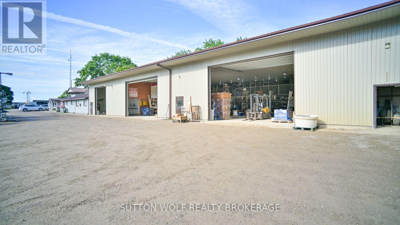 2234 Egremont Drive, Adelaide Metcalfe, Ontario  N7G 3H6 - Photo 43 - X13728212