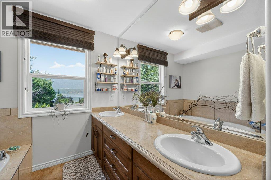 1581 20 Street NE Unit# 2, Salmon Arm, British Columbia  V1E 0A7 - Photo 33 - 10388836