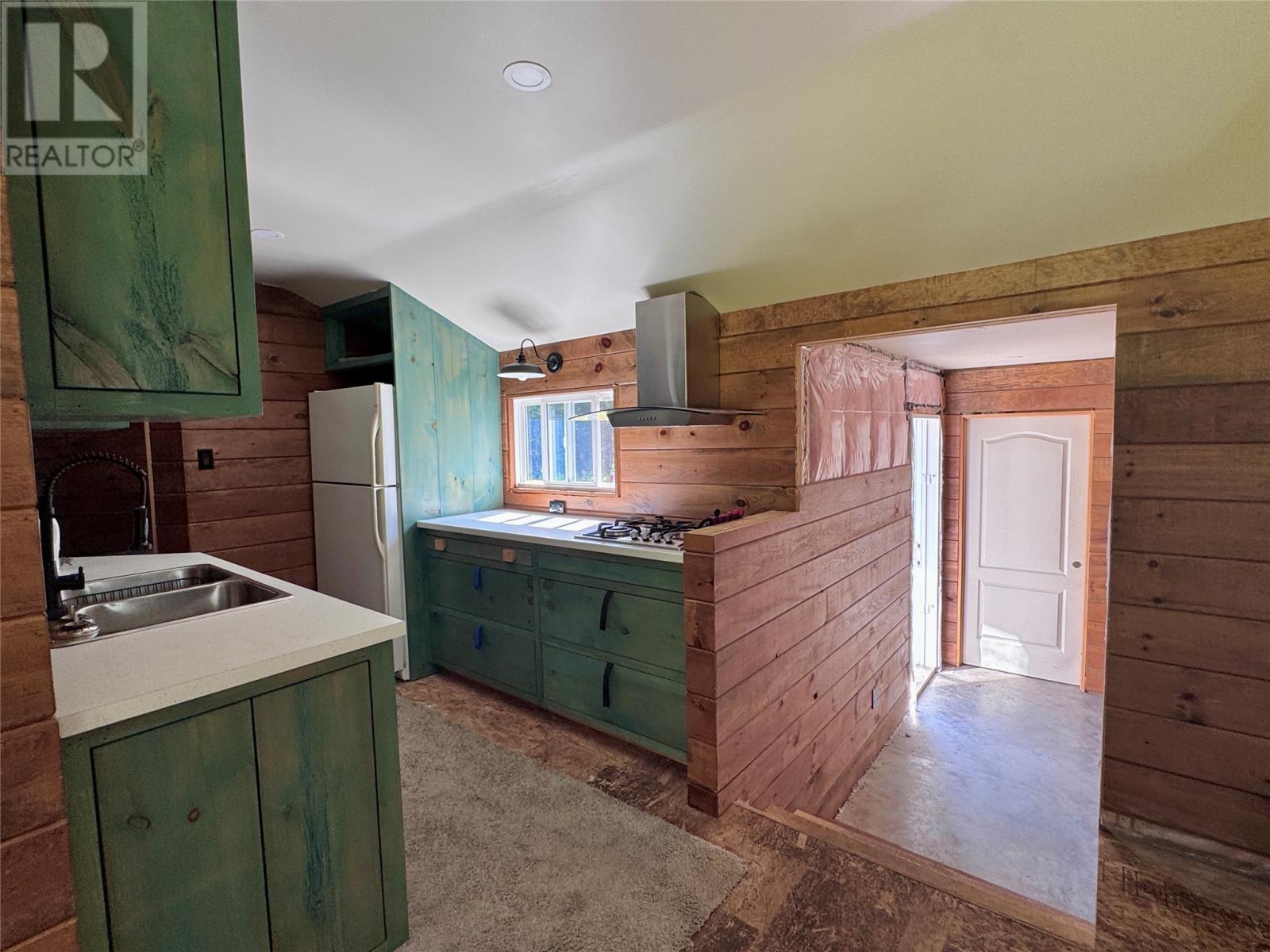 9 Midway Cabins Road, Howley — photo 7