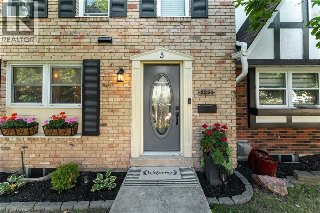 2230 Upper Middle Road Unit# 3, Burlington, Ontario  L7P 2Z9 - Photo 3 - 40859505