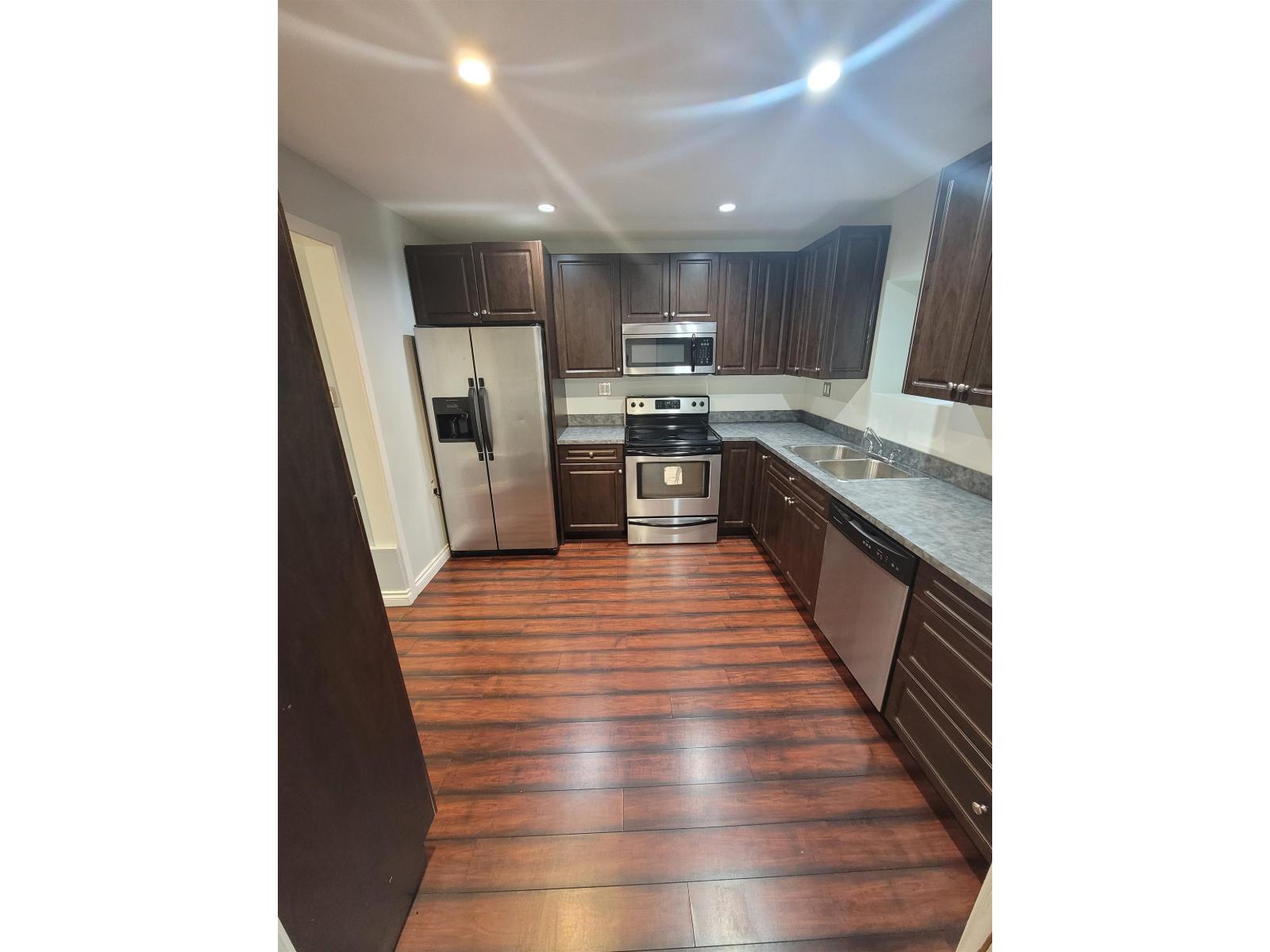 Lower 4749 207a Street, Langdale, British Columbia  V3A 6W5 - Photo 3 - R3159980