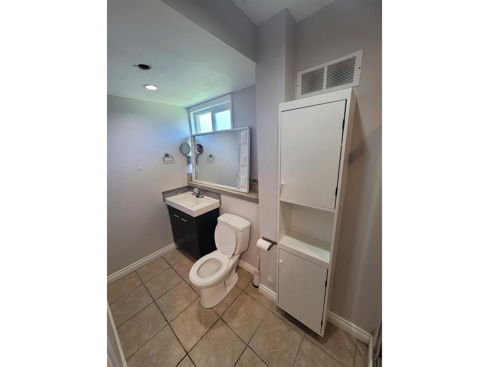 Lower 4749 207a Street, Langdale, British Columbia  V3A 6W5 - Photo 6 - R3159980