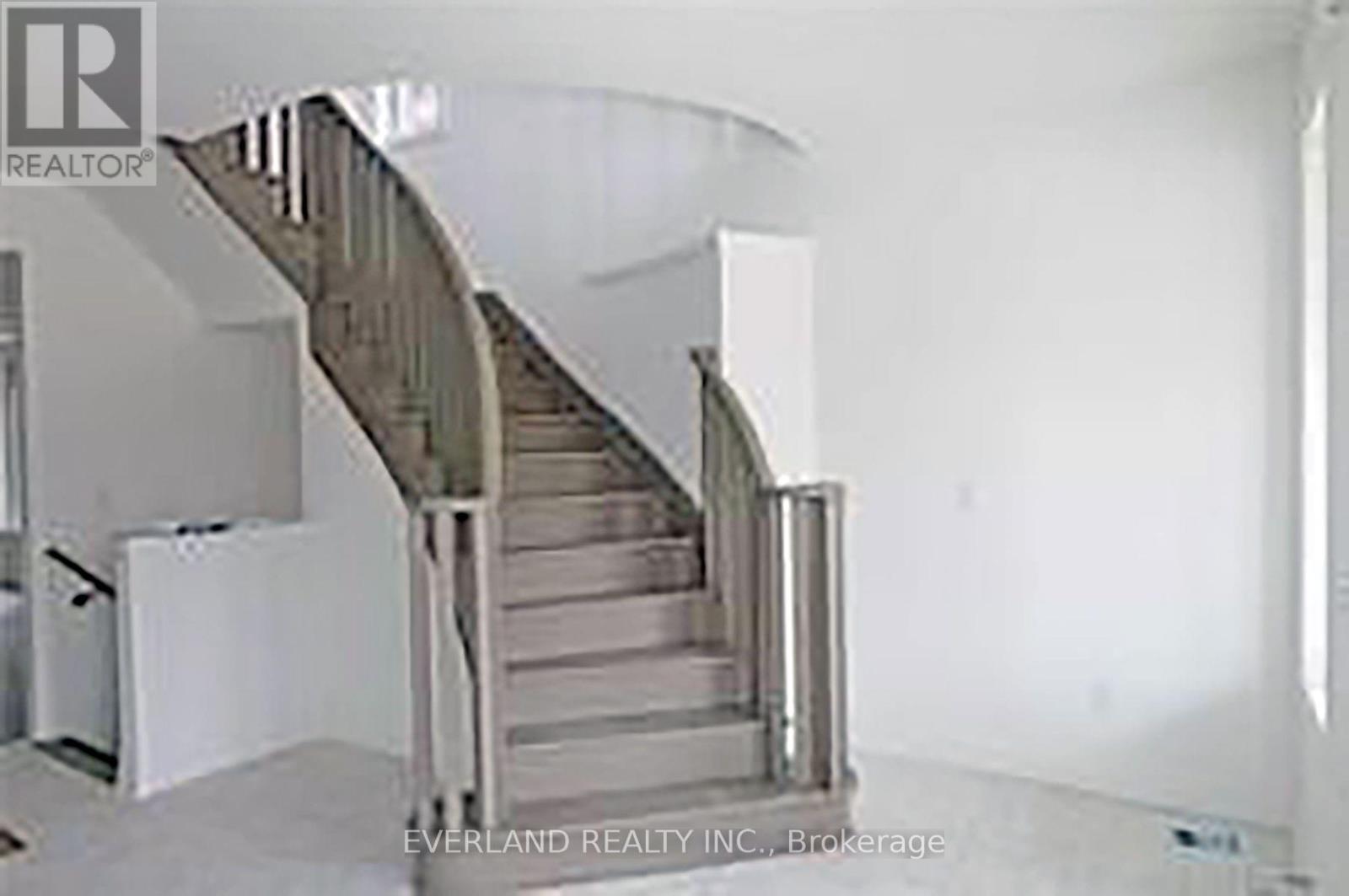 27 Prosperity Way, East Gwillimbury, Ontario  L9N 0V1 - Photo 3 - N13728160