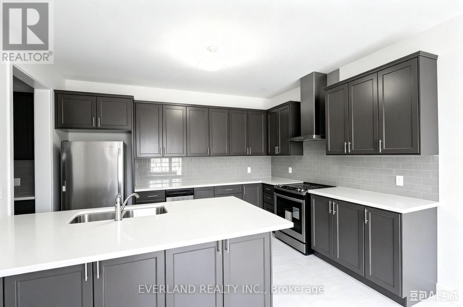 27 Prosperity Way, East Gwillimbury, Ontario  L9N 0V1 - Photo 4 - N13728160