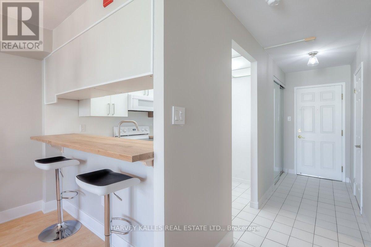 710 - 175 Cedar Avenue, Richmond Hill, Ontario  L4C 9V3 - Photo 3 - N13728240