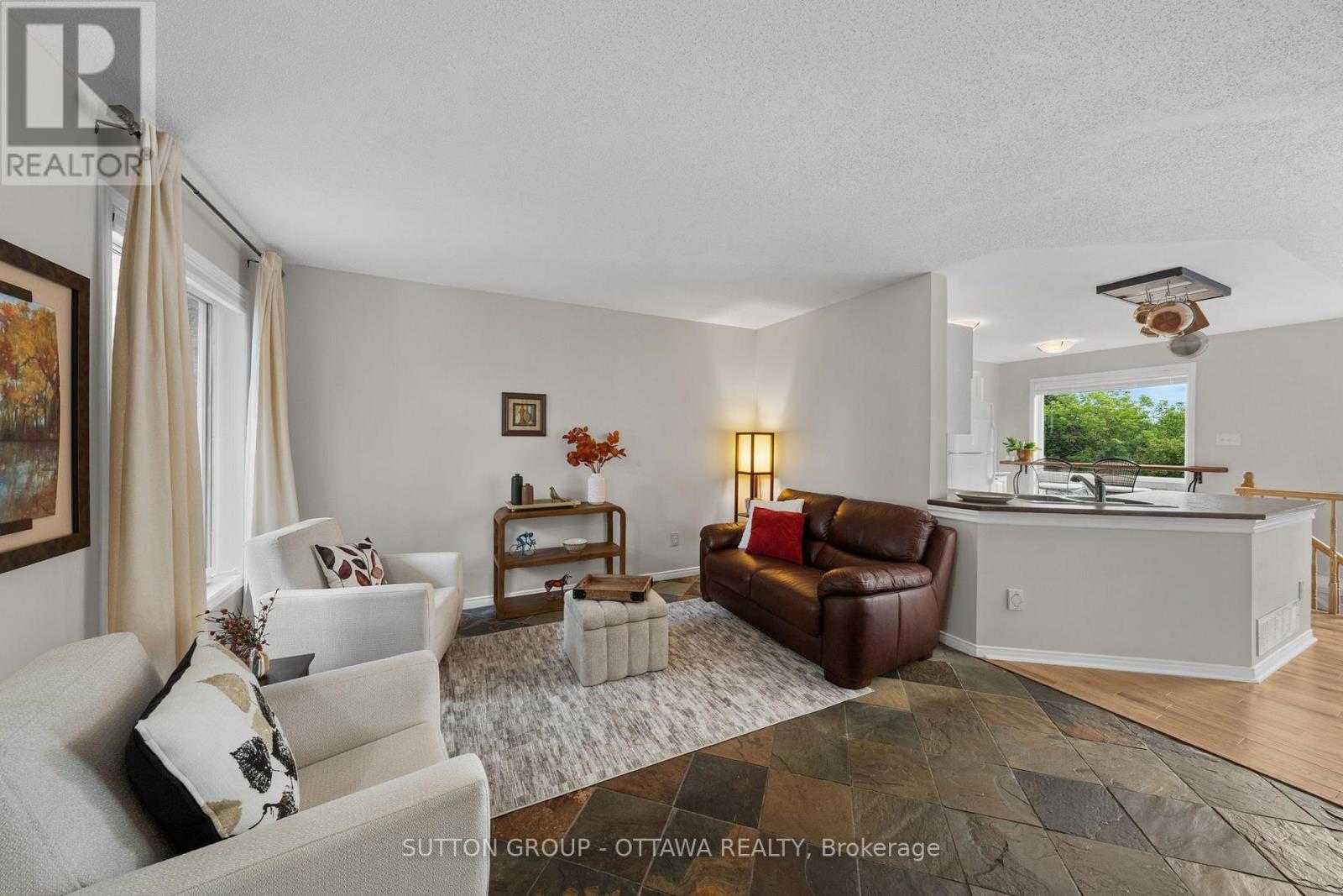 52 Windcrest Court, Ottawa, Ontario  K2T 1B5 - Photo 6 - X13728252