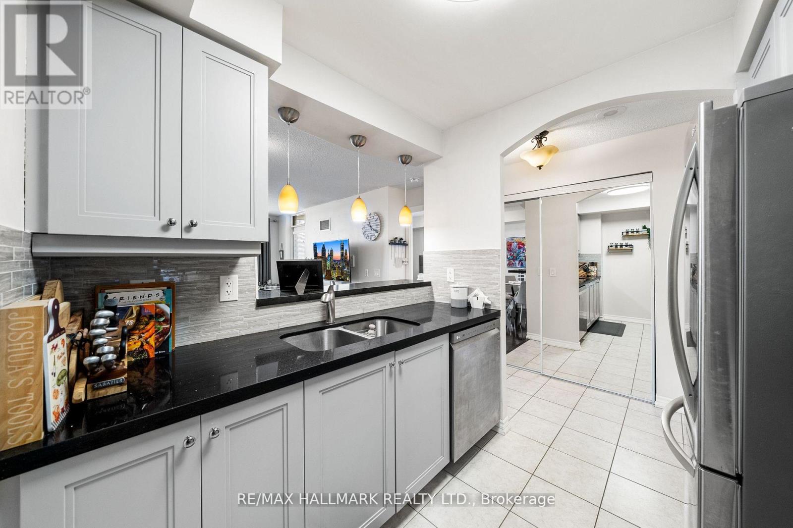 1421 - 700 Humberwood Boulevard, Toronto, Ontario  M9W 7J4 - Photo 4 - W13728142