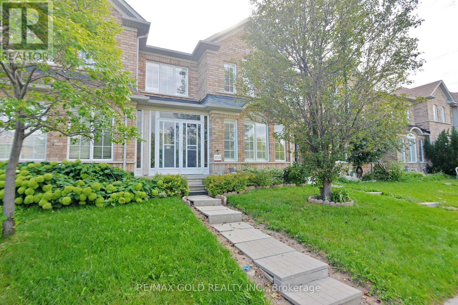 5974 Tenth Line, Mississauga, Ontario  L5M 6S9 - Photo 2 - W13728198