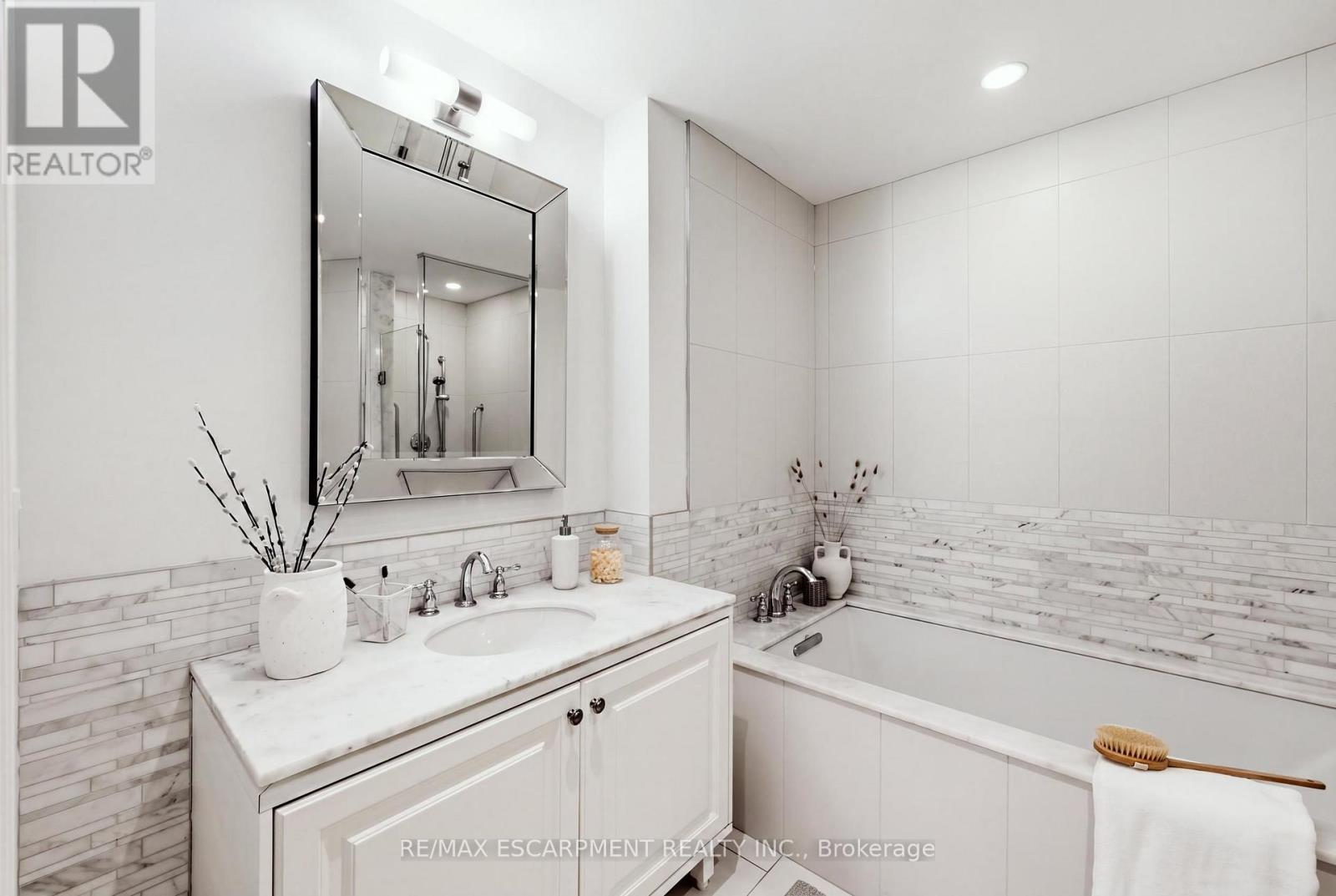 110 - 3500 Lakeshore Road W, Oakville, Ontario  L6L 0B4 - Photo 20 - W13728226