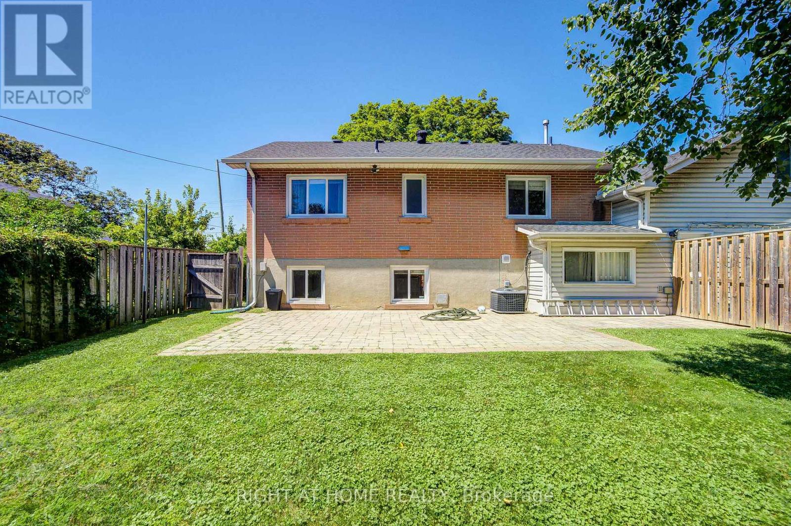1600 Boxwood Way, Mississauga, Ontario  L5E 2Y1 - Photo 44 - W13728232