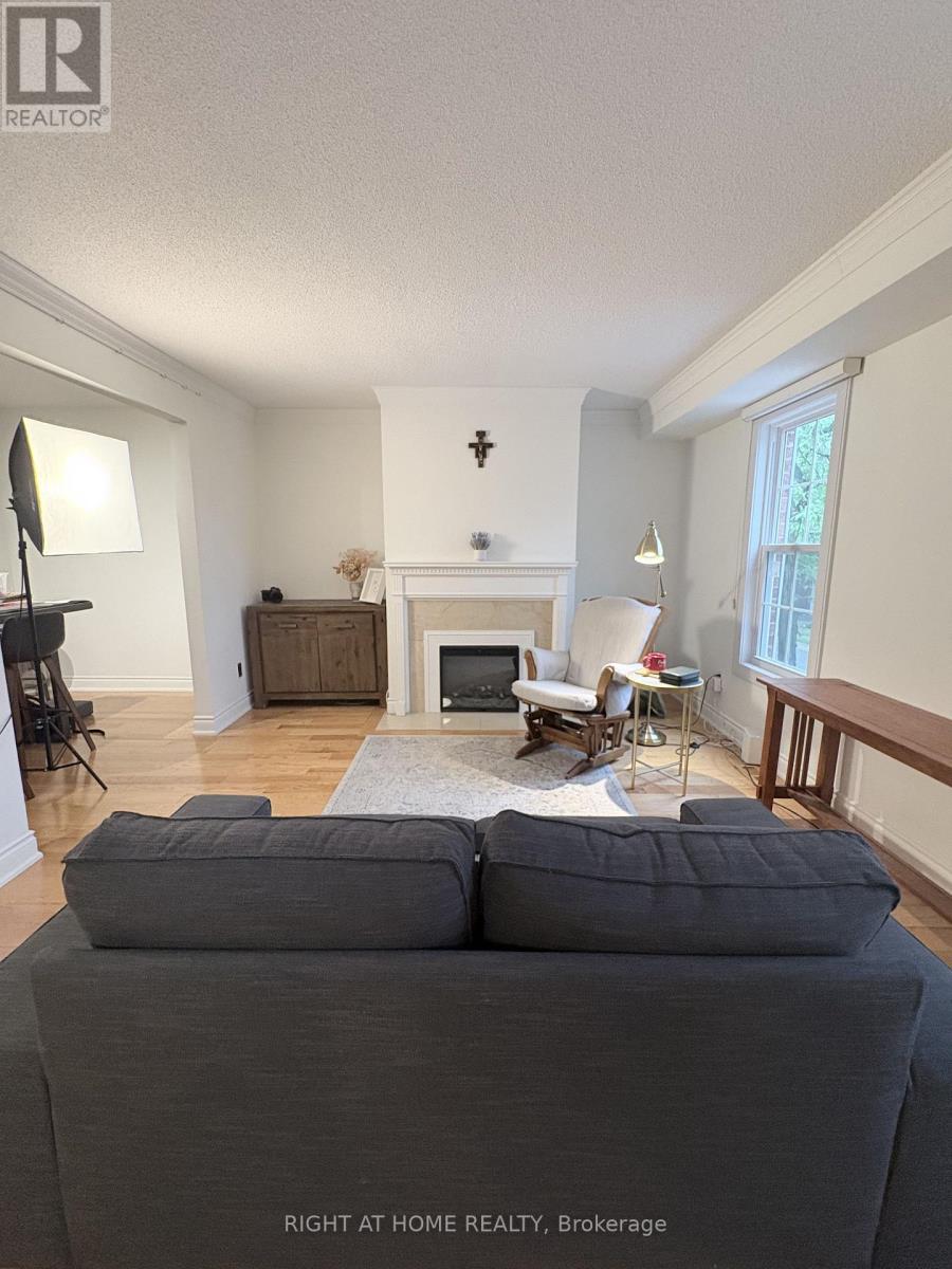 2 Stornwood Court, Brampton, Ontario  L6W 4H4 - Photo 13 - W13728246