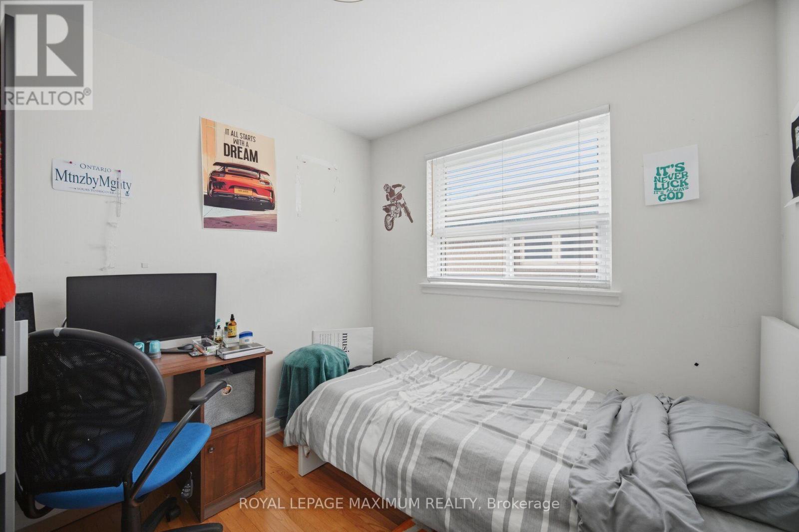 96 Wallasey Avenue, Toronto, Ontario  M9M 1E4 - Photo 13 - W13728282