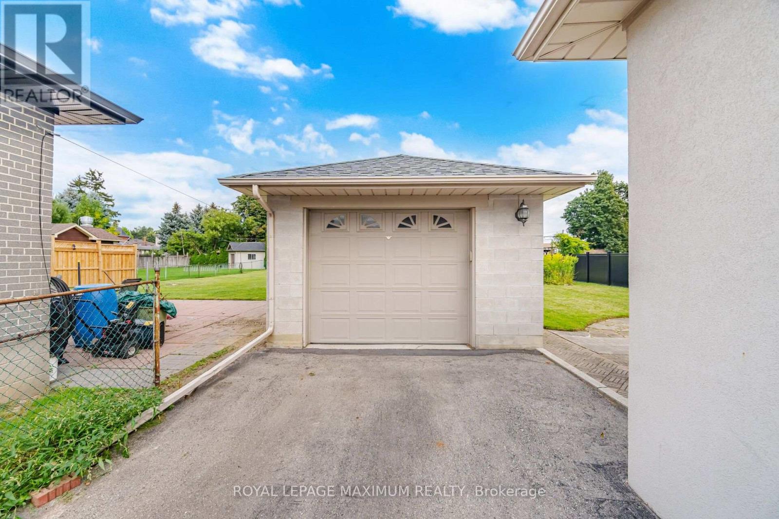 96 Wallasey Avenue, Toronto, Ontario  M9M 1E4 - Photo 22 - W13728282