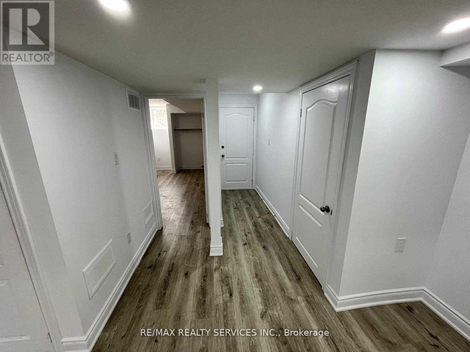 Bsmt - 35 Seahorse Avenue, Brampton, Ontario L6V 4N7 - Photo 11 - W13728298