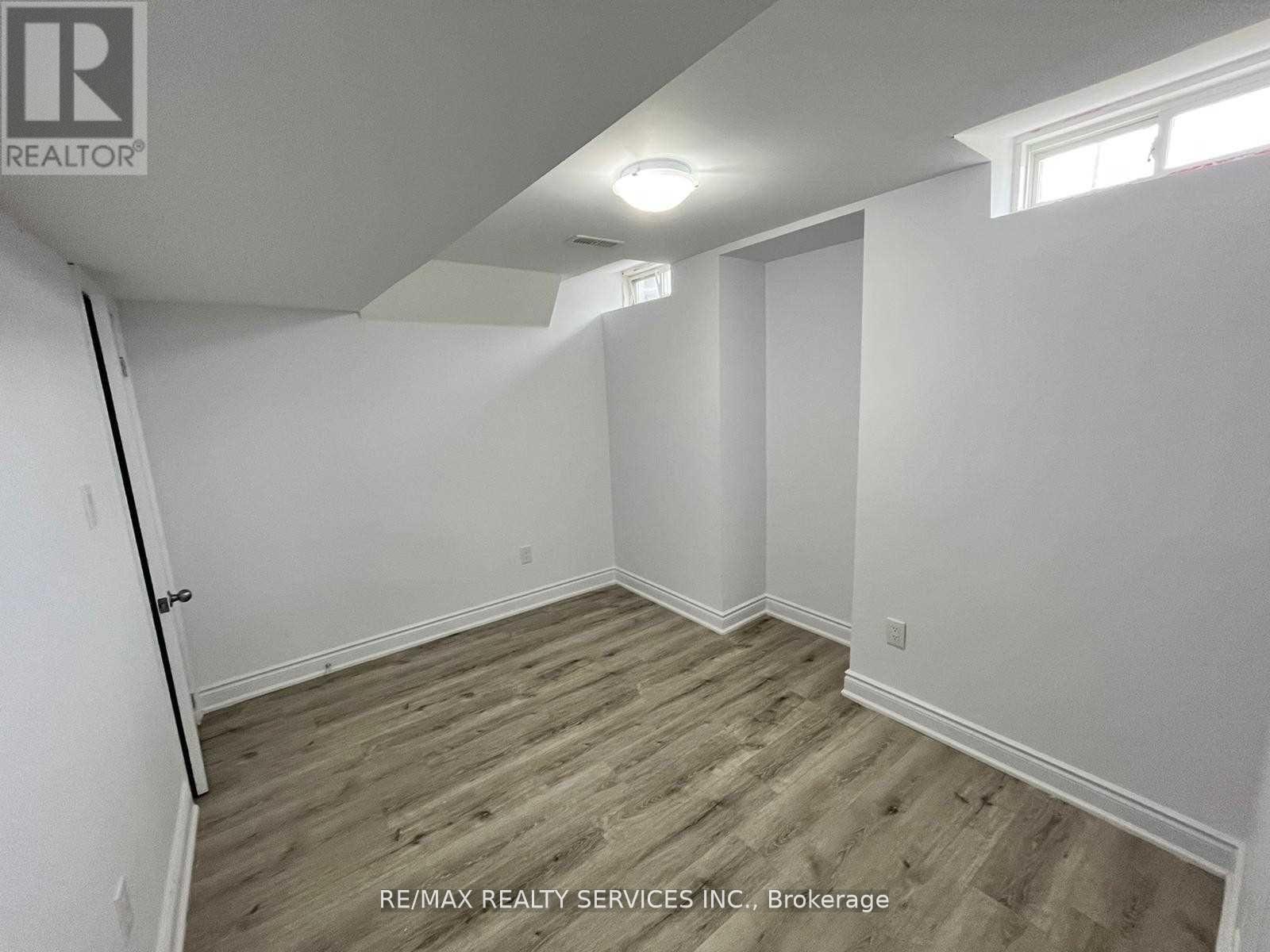 Bsmt - 35 Seahorse Avenue, Brampton, Ontario L6V 4N7 - Photo 13 - W13728298