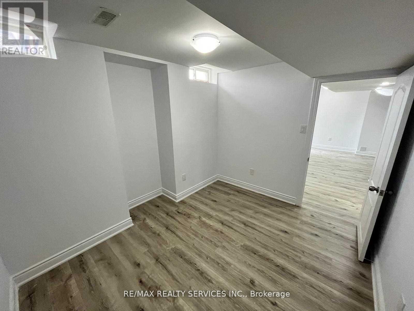 Bsmt - 35 Seahorse Avenue, Brampton, Ontario L6V 4N7 - Photo 14 - W13728298