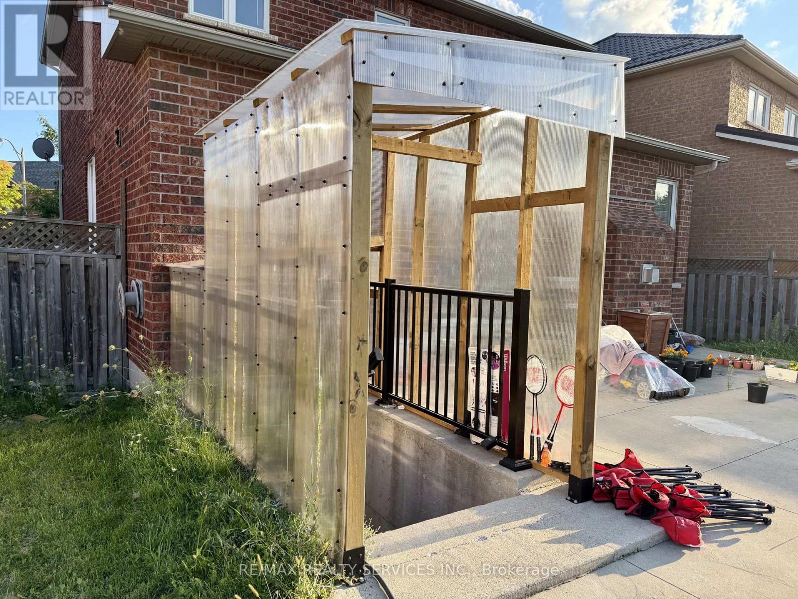Bsmt - 35 Seahorse Avenue, Brampton, Ontario L6V 4N7 - Photo 2 - W13728298