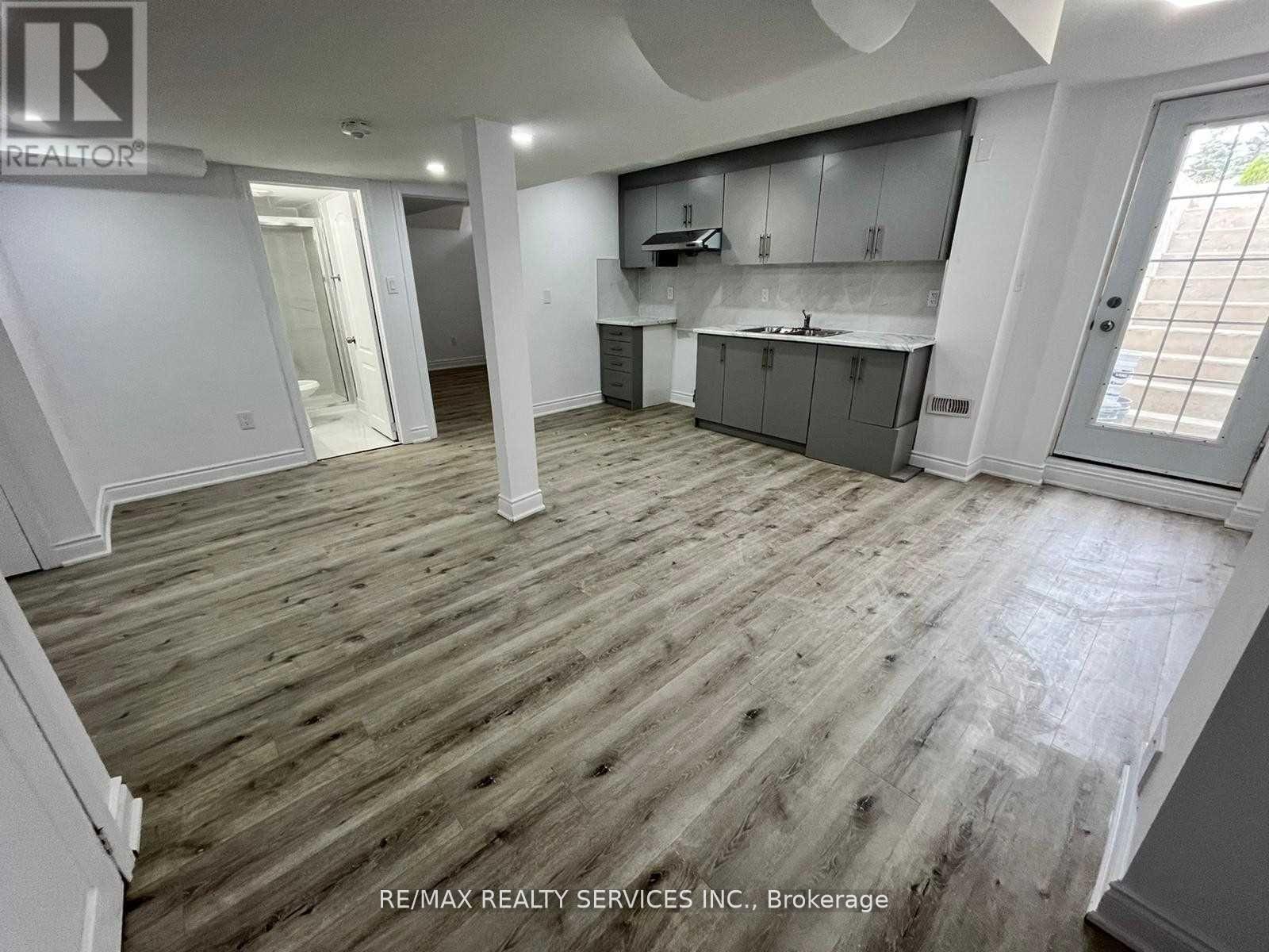 Bsmt - 35 Seahorse Avenue, Brampton, Ontario L6V 4N7 - Photo 4 - W13728298