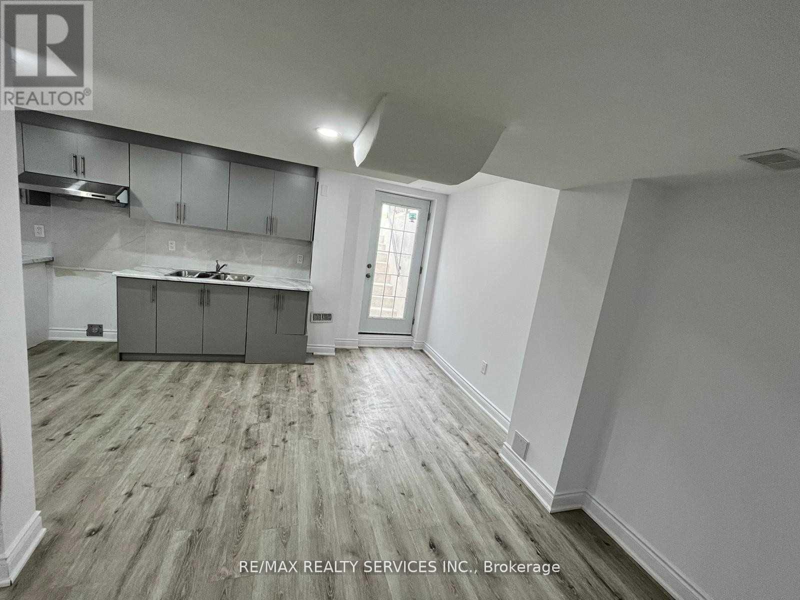 Bsmt - 35 Seahorse Avenue, Brampton, Ontario L6V 4N7 - Photo 7 - W13728298