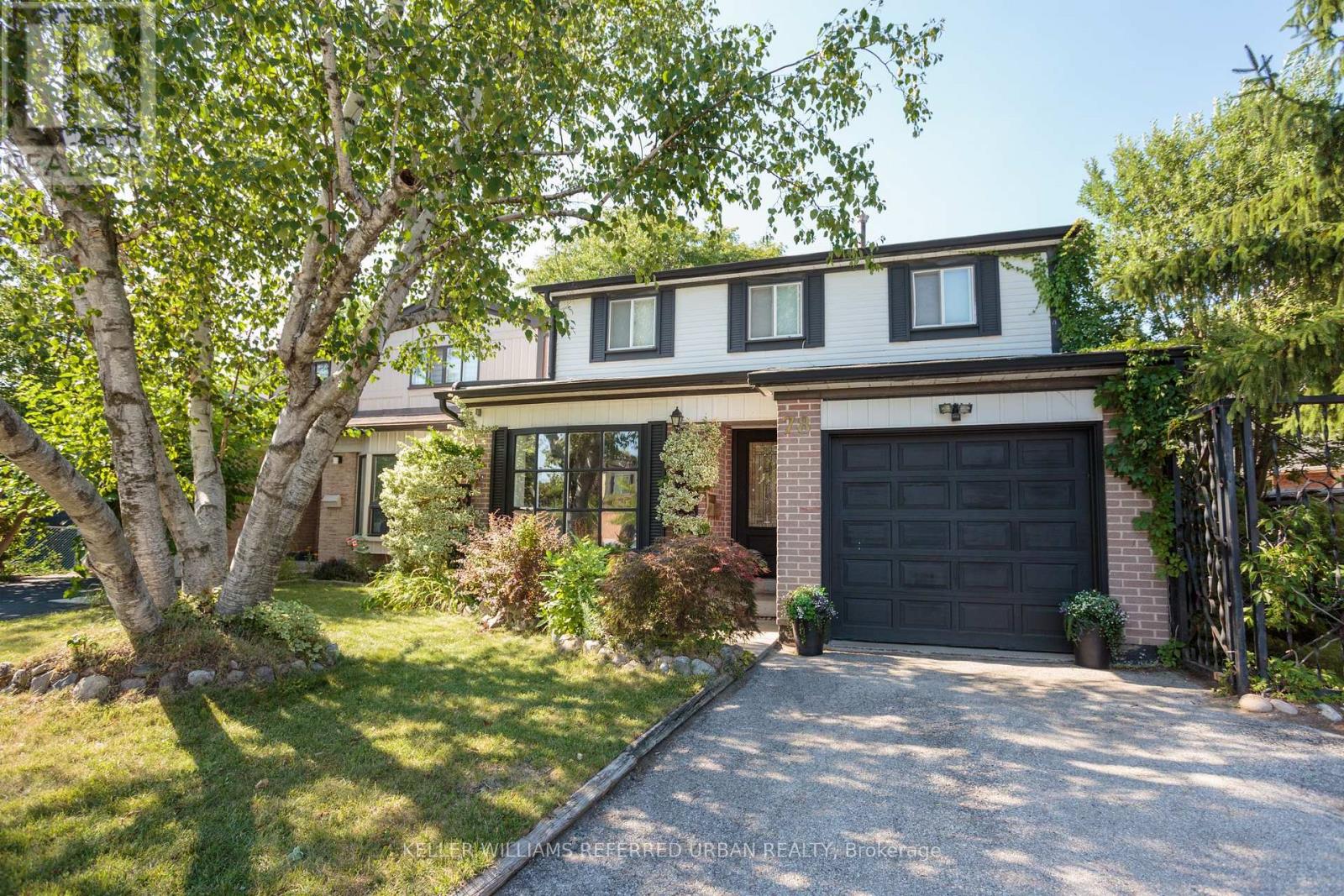 78 Springhead Gardens, Richmond Hill, Ontario  L4C 5B9 - Photo 2 - N13530048
