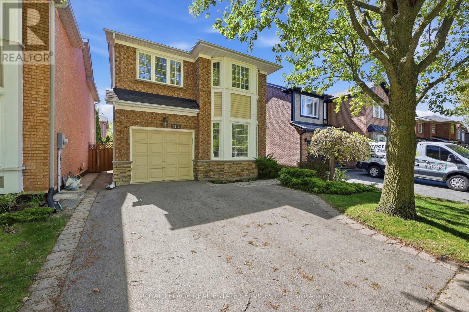 1118 Glen Valley Road, Oakville, Ontario  L6M 3K8 - Photo 3 - W13207850
