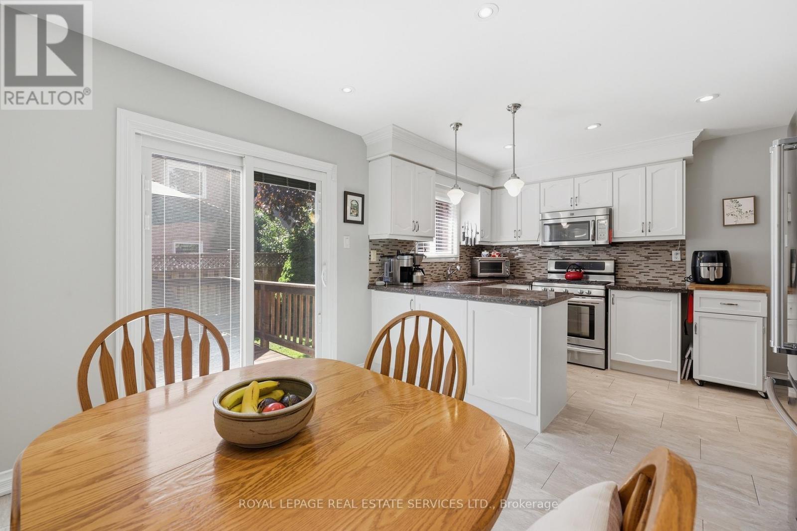 1118 Glen Valley Road, Oakville, Ontario  L6M 3K8 - Photo 4 - W13207850