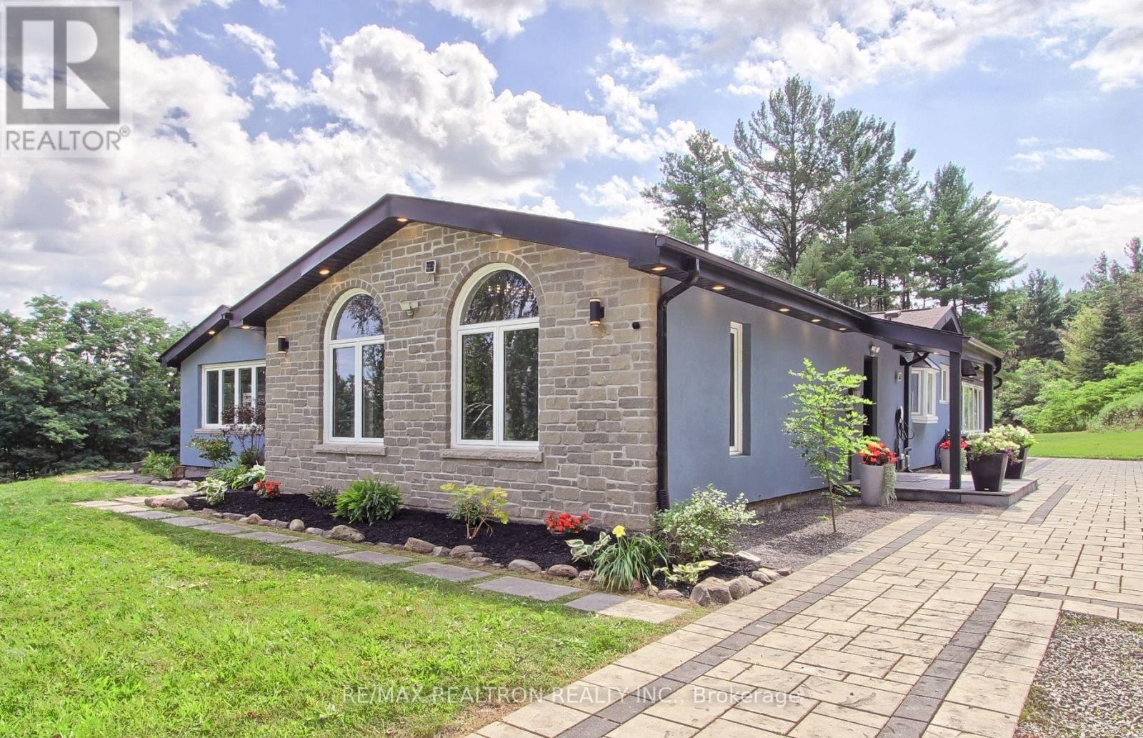 3433 Mount Albert Road, East Gwillimbury, Ontario  L0G 1V0 - Photo 1 - N13681906