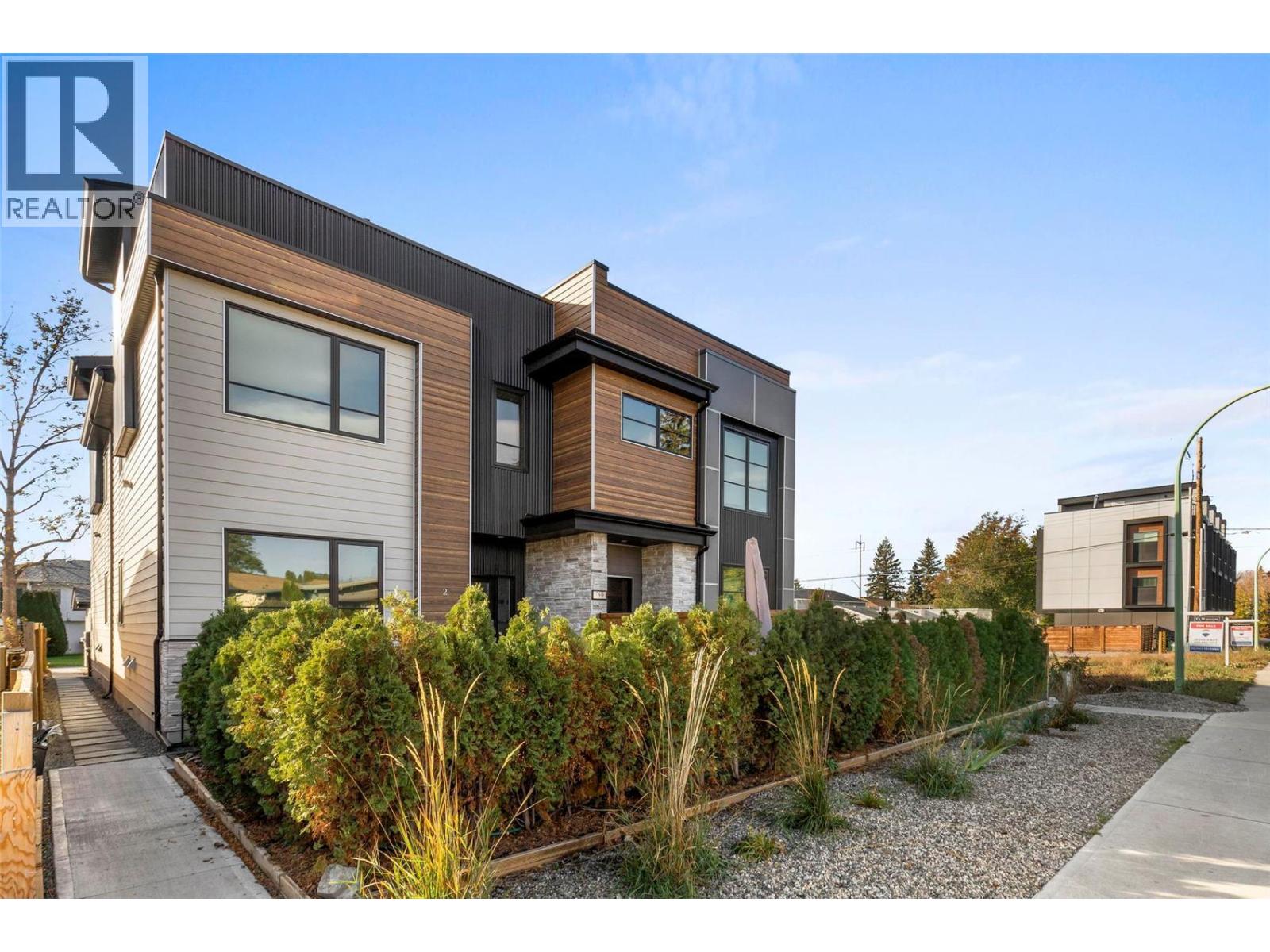 745 Morrison Avenue Unit# 4, Kelowna, British Columbia  V1Y 5E6 - Photo 2 - 10387286