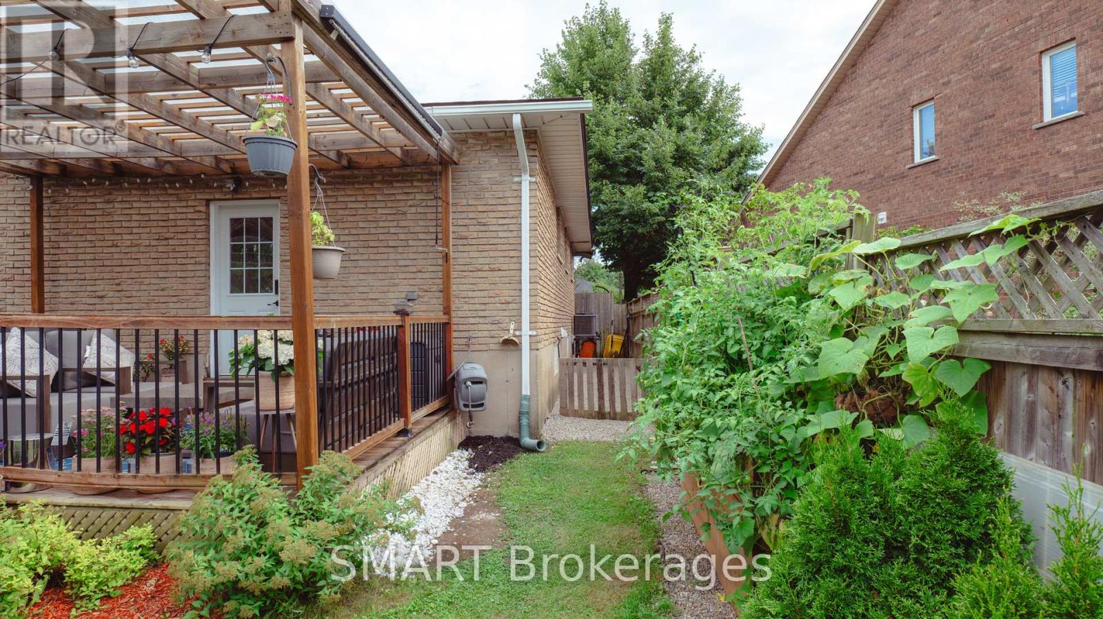 23 Moffatt Street, St. Catharines, Ontario  L2P 2L4 - Photo 10 - X13681154